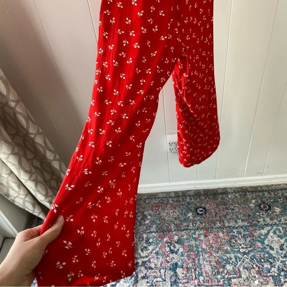 Faithfull The Brand Womens 4 S Red White Mallory Floral Short Sleeve Jumpsuit - Picture 11 of 16